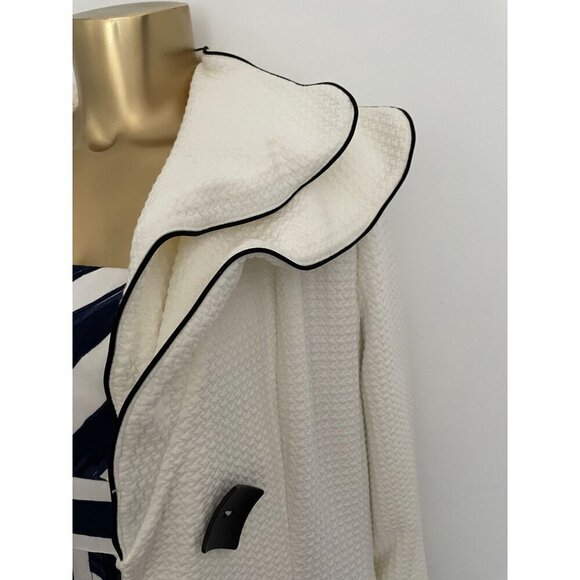 Vintage Design Today's Vogue White Double-Breasted Long Coat With Black Sculpted - Picture 3 of 12